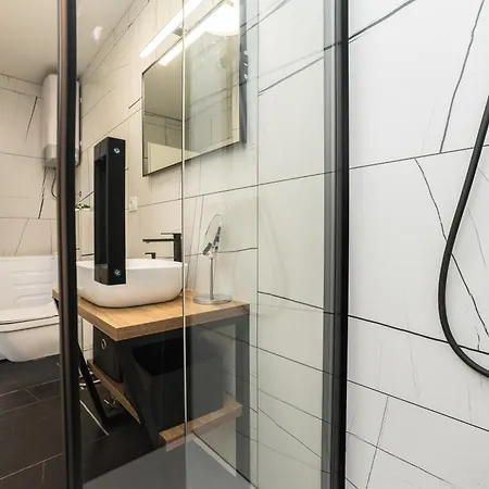 With Freeparking זאדאר