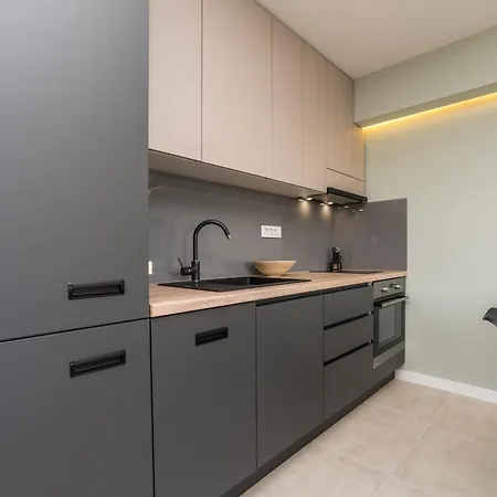 With Freeparking Apartment *